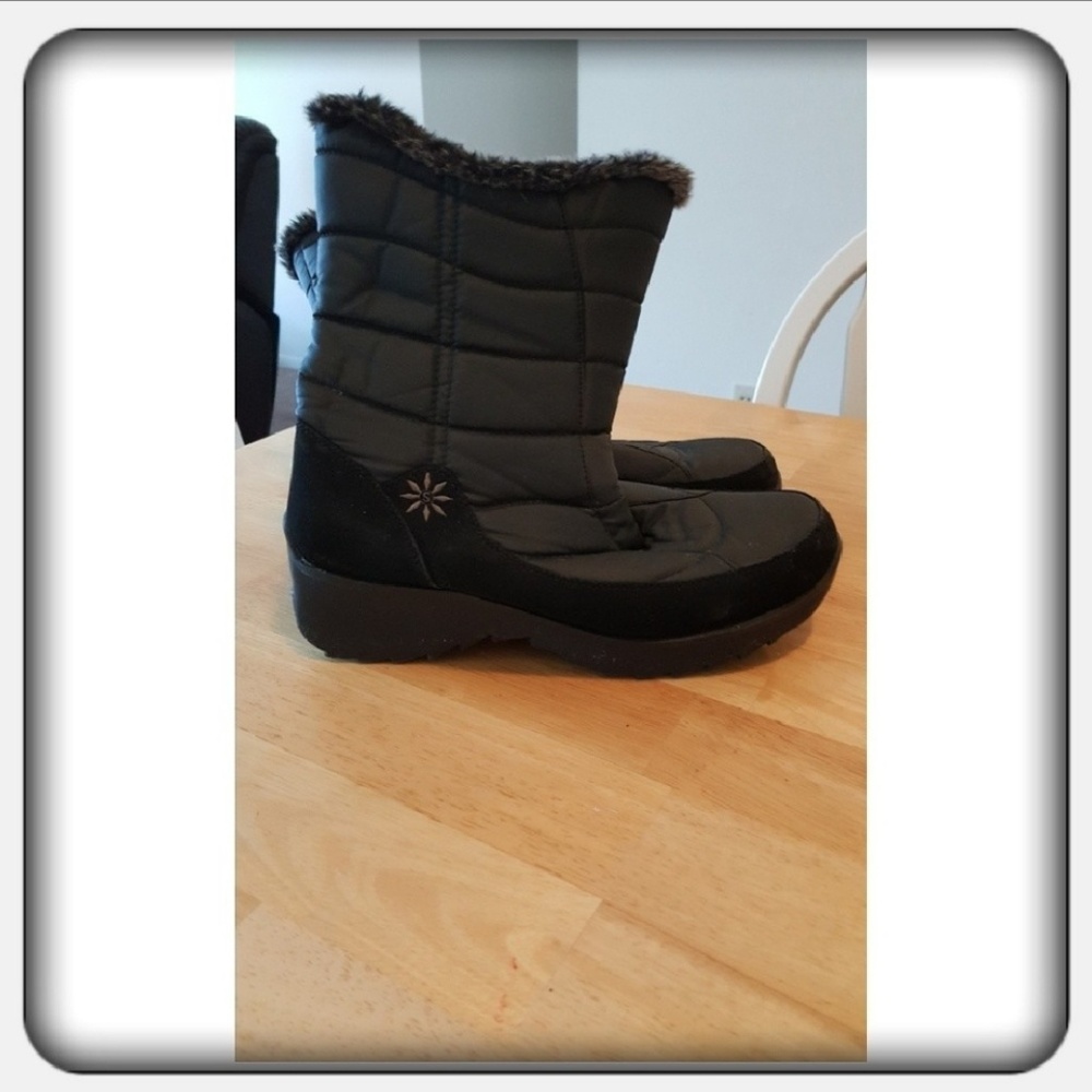 Woman's Black Sporto Snow Boots Size 10M